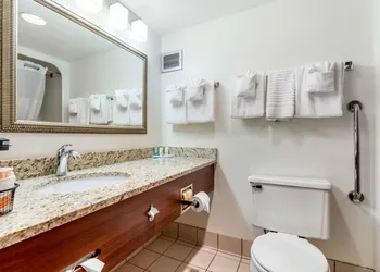 Quality Inn & Suites Zanesville City Center hotel thumbnail 7