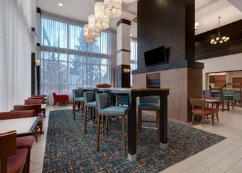 Hampton Inn & Suites Seattle/Federal Way hotel thumbnail 2