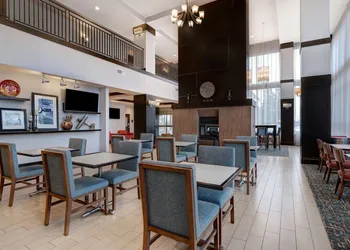 Hampton Inn & Suites Seattle/Federal Way hotel thumbnail 3