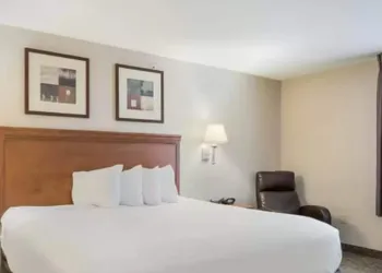 Suburban Studios Fort Smith hotel thumbnail 2