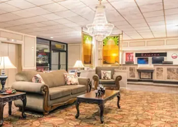 Ramada Hotel & Conference Center by Wyndham Paintsville hotel thumbnail 4
