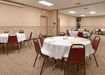 Ramada Hotel & Conference Center by Wyndham Paintsville hotel thumbnail 6