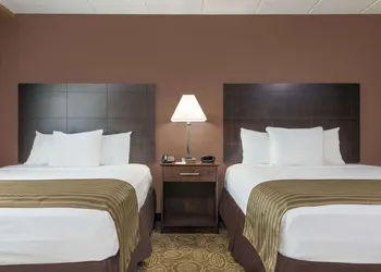 Ramada Hotel & Conference Center by Wyndham Paintsville hotel thumbnail 7