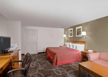 Royal Inn Provo hotel thumbnail 2