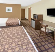 Microtel Inn & Suites by Wyndham Ozark hotel detail image 4