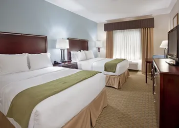 Holiday Inn Express Hotel & Suites Pittsburg by IHG hotel thumbnail 2
