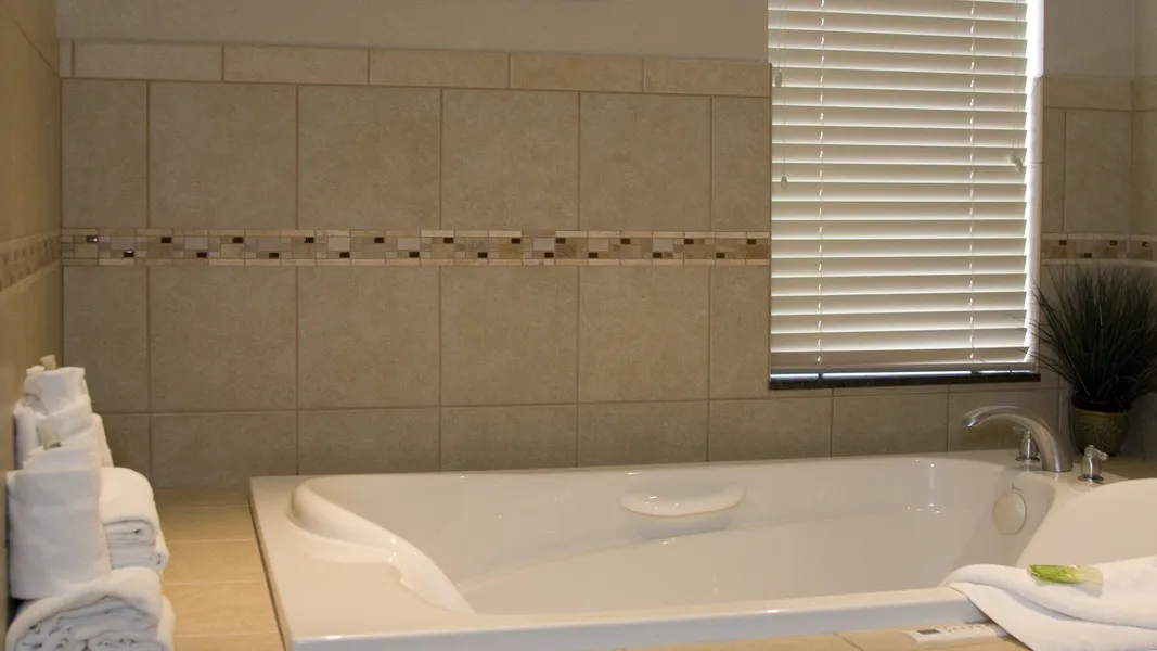 Holiday Inn Express Hotel & Suites Pittsburg by IHG hotel detail image 6
