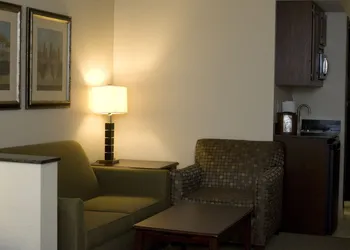 Holiday Inn Express Hotel & Suites Pittsburg by IHG hotel thumbnail 8