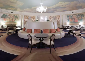 Hotel Roanoke & Conference Ctr, Curio Collection by Hilton hotel thumbnail 5