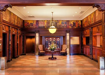 Hotel Roanoke & Conference Ctr, Curio Collection by Hilton hotel thumbnail 6