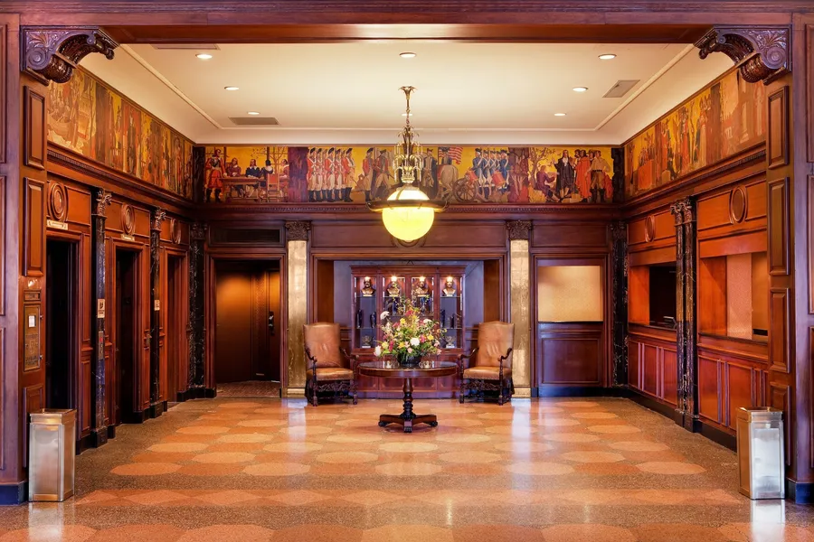 Hotel Roanoke & Conference Ctr, Curio Collection by Hilton hotel detail image 6