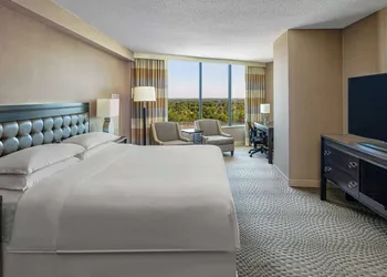 Sheraton Greensboro at Four Seasons hotel thumbnail 7