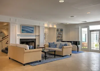 ICONA Avalon hotel thumbnail 8