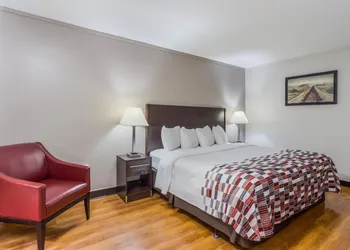 Red Roof Inn Meridian hotel thumbnail 8