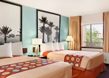 Super 8 by Wyndham Indio hotel thumbnail 2