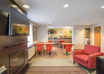 Comfort Inn Amherst hotel thumbnail 3