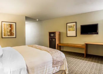 Gaia Hotel & Spa Redding, an Ascend Collection Hotel hotel thumbnail 8