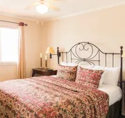 Vineyard Court Designer Suites Hotel hotel detail image 4