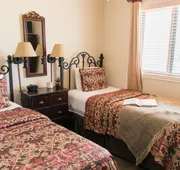 Vineyard Court Designer Suites Hotel hotel detail image 7