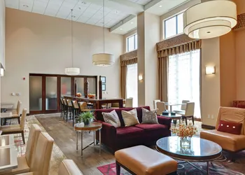 Hampton Inn & Suites Peoria at Grand Prairie, IL hotel thumbnail 2