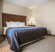 Quality Inn & Suites Dixon Near I-88 hotel detail image 7