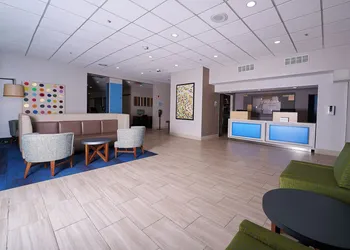 Holiday Inn Express Charleston-Civic Center by IHG hotel thumbnail 2