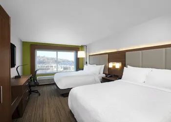 Holiday Inn Express Charleston-Civic Center by IHG hotel thumbnail 5