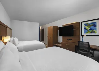 Holiday Inn Express Charleston-Civic Center by IHG hotel thumbnail 6