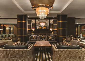 Coast Edmonton Plaza Hotel by APA hotel thumbnail 2
