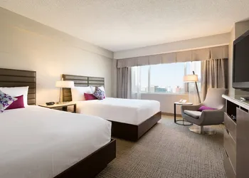 Coast Edmonton Plaza Hotel by APA hotel thumbnail 8