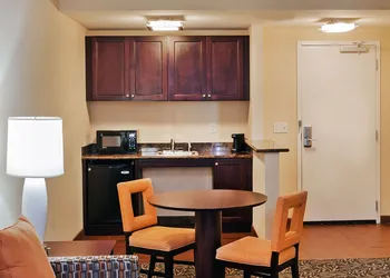 Holiday Inn Ardmore I-35 by IHG hotel thumbnail 2
