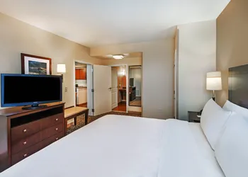 Holiday Inn Ardmore I-35 by IHG hotel thumbnail 7