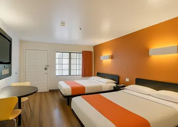 Motel 6 Thousand Oaks, CA hotel thumbnail 5