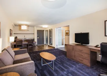 Holiday Inn & Suites Grande Prairie Conference Center by IHG hotel thumbnail 8