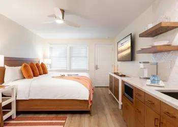 The Beach Club on Madison Avenue hotel thumbnail 4
