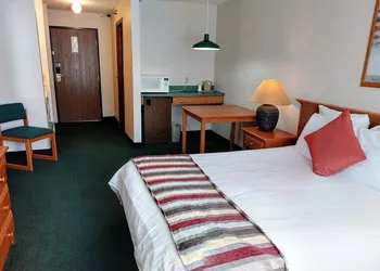 3 Peaks Lodge hotel thumbnail 4
