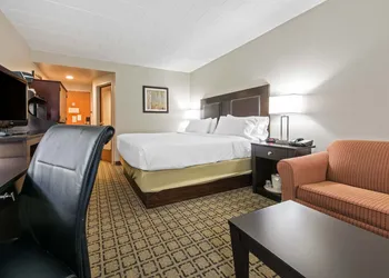 Clarion Inn Cranberry Township hotel thumbnail 6
