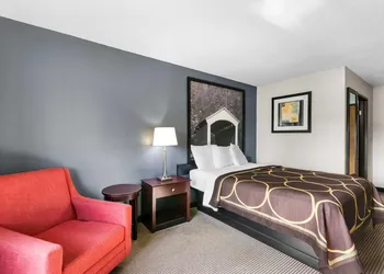 Super 8 by Wyndham Bloomington University Area hotel thumbnail 8