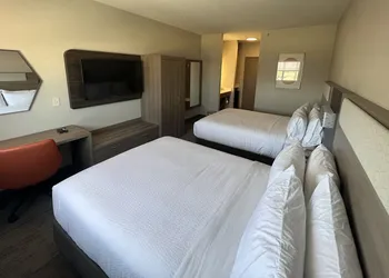 Holiday Inn Express Wichita North - Park City by IHG hotel thumbnail 5