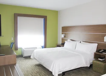 Holiday Inn Express & Suites Martinsville by IHG hotel thumbnail 4