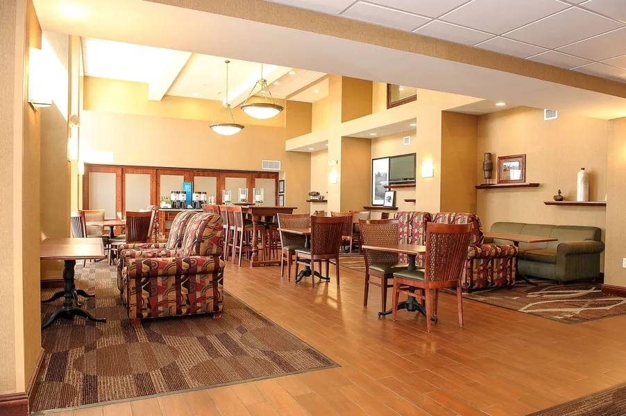 Hampton Inn & Suites Brookings hotel detail image 2
