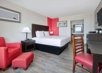 Ramada by Wyndham Diamondhead I-10/Gulfport hotel thumbnail 6