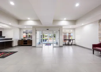 Red Roof Inn PLUS+ & Suites Birmingham - Bessemer hotel thumbnail 2