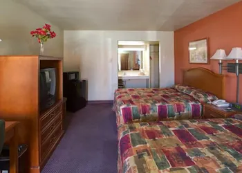 Best Budget Inn - Abilene hotel thumbnail 8