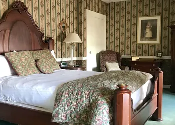 Waynebrook Inn, Est 1865 hotel thumbnail 3