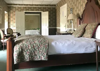 Waynebrook Inn, Est 1865 hotel thumbnail 5