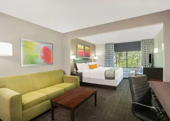 Wingate by Wyndham - Columbia hotel thumbnail 5