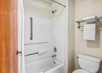 Quality Inn & Suites Vail Valley hotel thumbnail 5