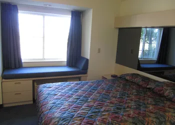 Americas Best Value Inn & Suites Maryville hotel thumbnail 3