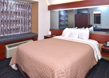Americas Best Value Inn & Suites Maryville hotel thumbnail 7